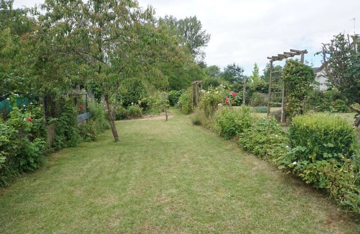 Maison 4 chambres + sous-sol et beau terrain clos — photo 2