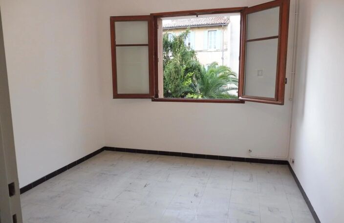Bien vendu : Appartement  Salon-de-Provence (13300) — photo 2
