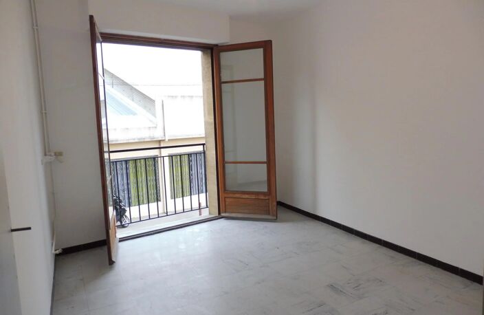 Bien vendu : Appartement  Salon-de-Provence (13300) — photo 3