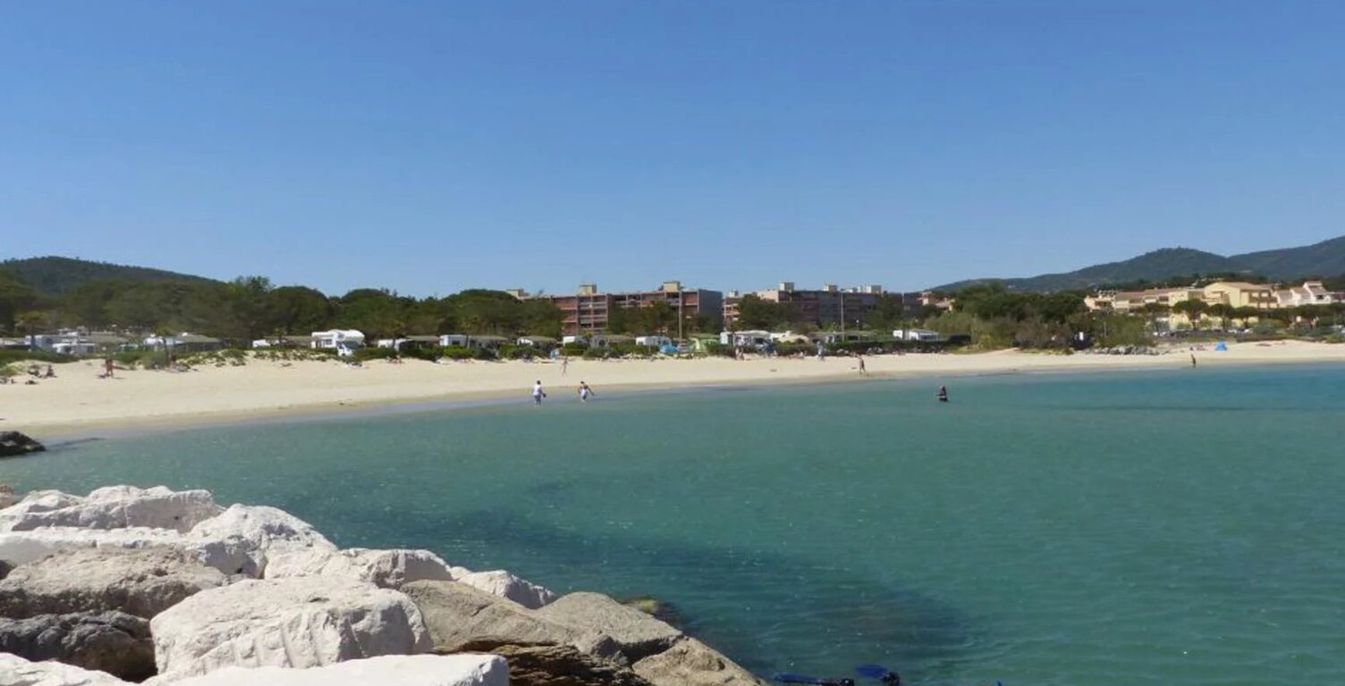 SOUS OFFRE - BORMES LES MIMOSAS  LA FAVIERE - STUD — photo 1