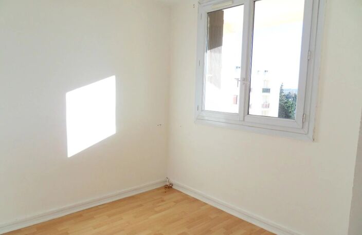 Bien vendu : Appartement  Salon-de-Provence (13300) — photo 2