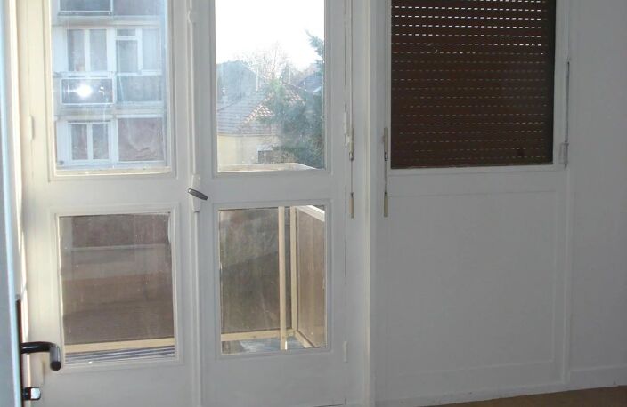 Bien vendu : Appartement  Reims (51100) — photo 2