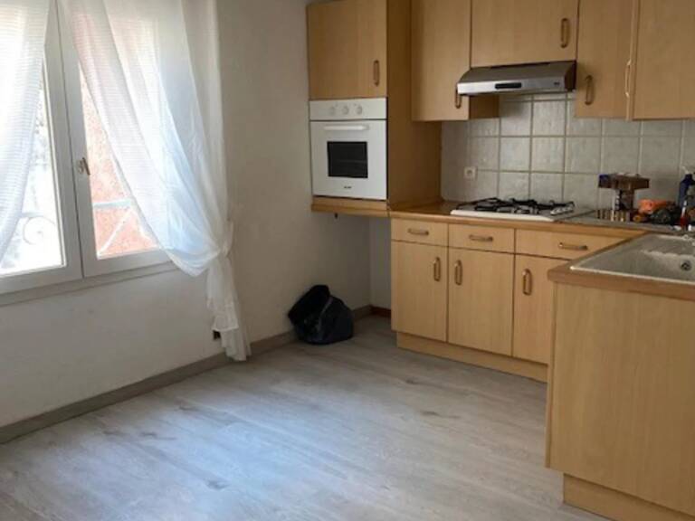 SAINT AYGULF - STUDIO - 25 M² - PLACE DE PARKING — photo 1