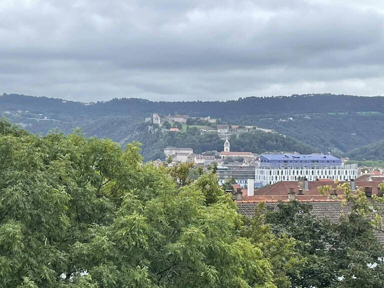 QUARTIER SAINT CLAUDE APPT 87 M²  VUE MAGNIFIQUE — photo 1