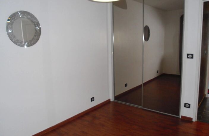 Bien vendu : Appartement  Reims (51100) — photo 4