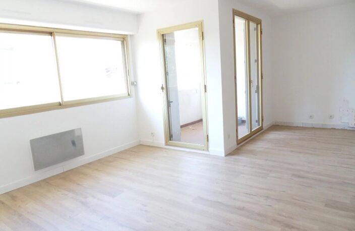 Bien vendu : Appartement  Salon-de-Provence (13300) — photo 2