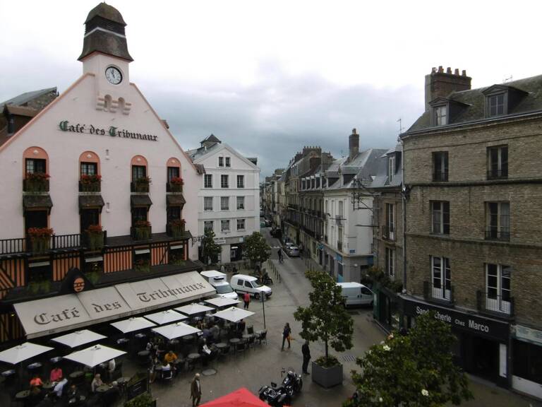 Duplex place Du Puit Salé à Dieppe — photo 1