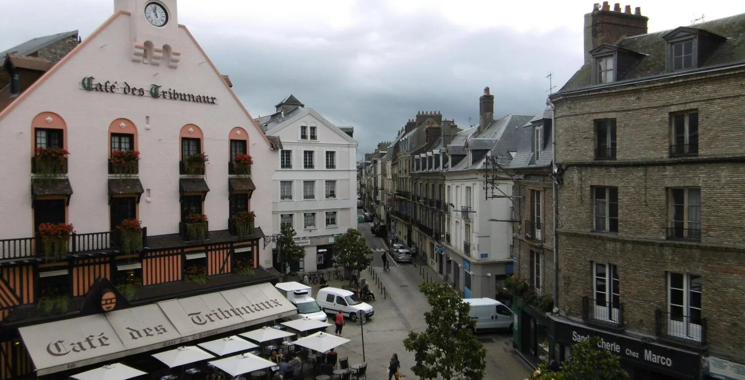 Duplex place Du Puit Salé à Dieppe — photo 1