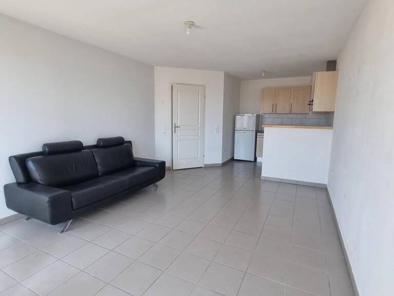 appartement 2 pièces 44m² avec balcon et parking. — photo 1