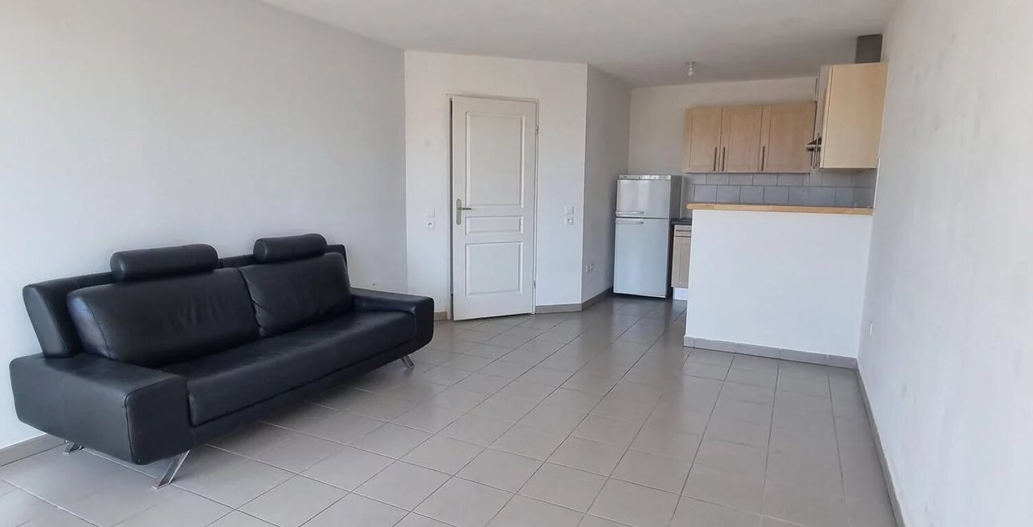 appartement 2 pièces 44m² avec balcon et parking. — photo 1
