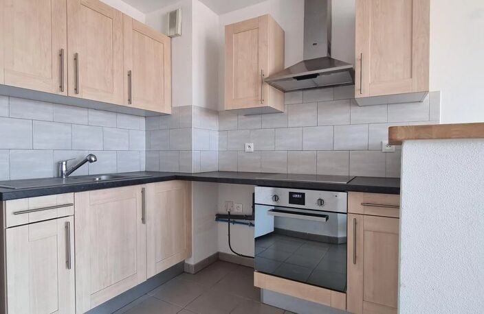 appartement 2 pièces 44m² avec balcon et parking. — photo 2