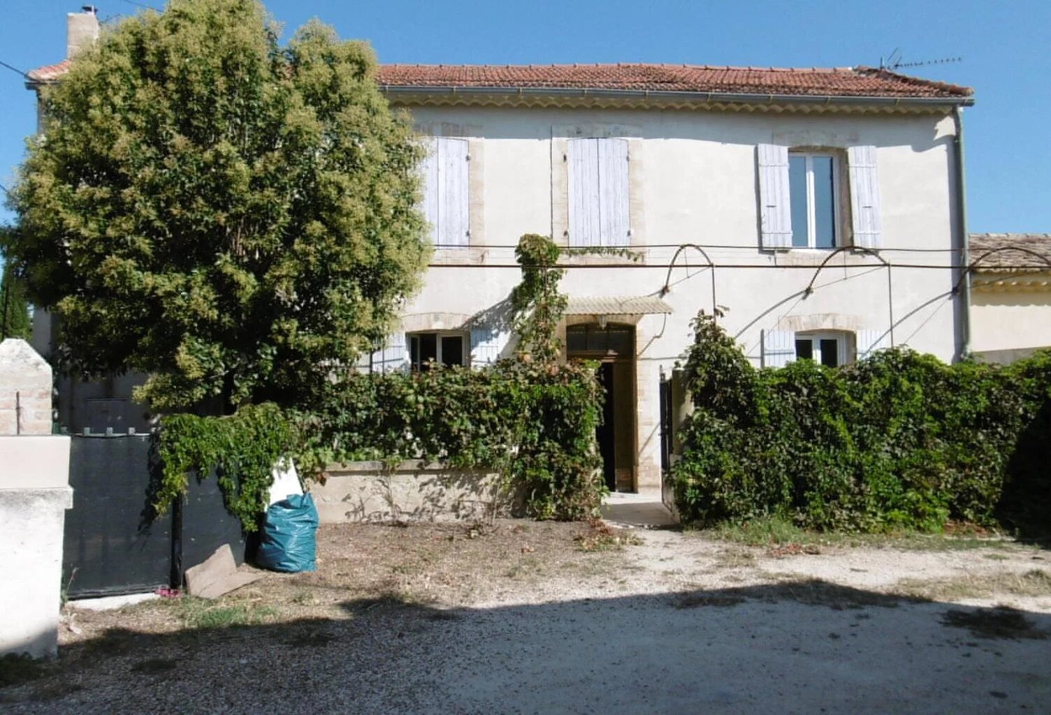 AU CŒUR DU VILLAGE - BELLE BÂTISSE ANCIENNE — photo 1