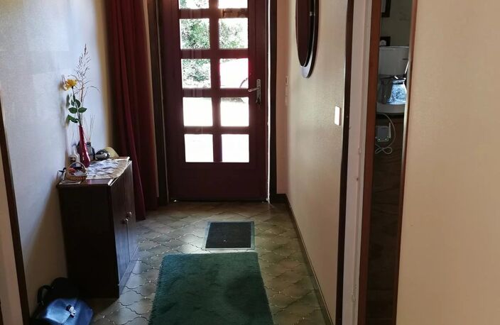 PROPRIÉTÉ, SITUÉE AU CALME DANS UN HAMEAU PROCHE D — photo 4