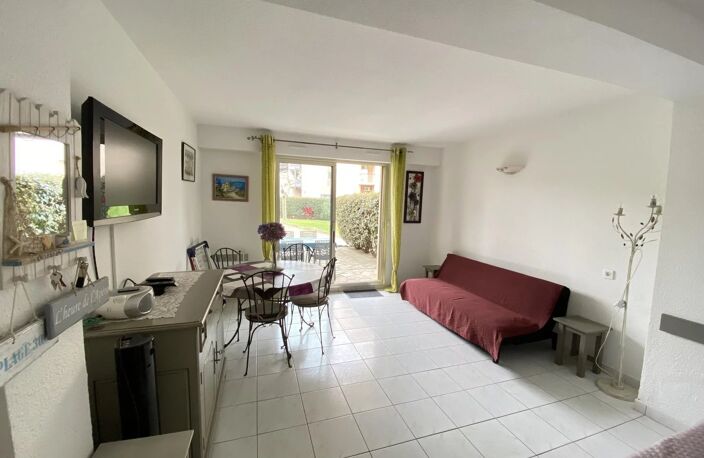 SOUS OFFRE - LE LAVANDOU STUDIO  A 20 METRES DE LA — photo 4
