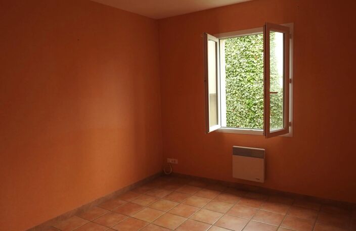 BELLE MAISON DE PLAIN-PIED PROCHE DE JONZAC — photo 4