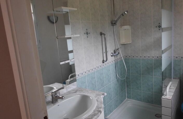 BELLE MAISON DE PLAIN-PIED PROCHE DE JONZAC — photo 5