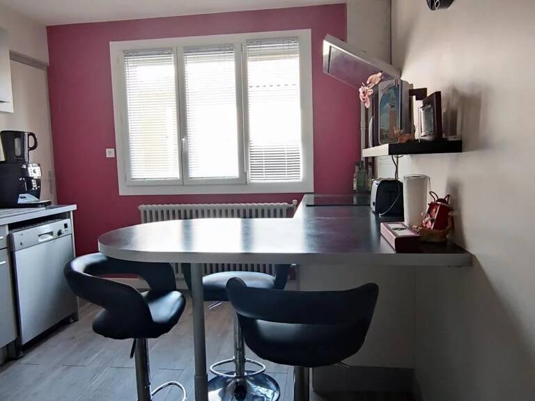 APPARTEMENT T4  + CAVE + GARAGE - Très bon état — photo 1