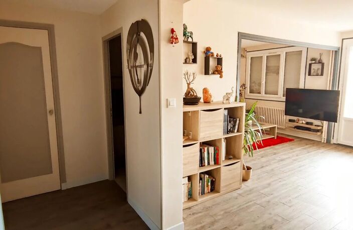 APPARTEMENT T4  + CAVE + GARAGE - Très bon état — photo 3
