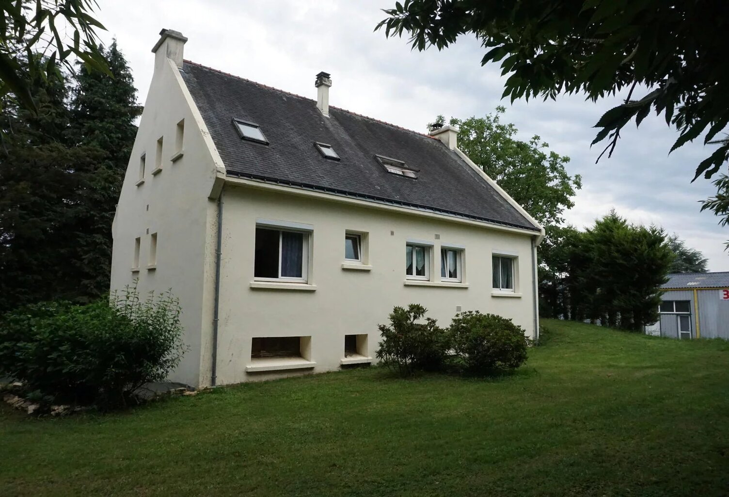 LOCMINE-GRANDE MAISON FAMILIALE 168 M² 2700 M² — photo 1