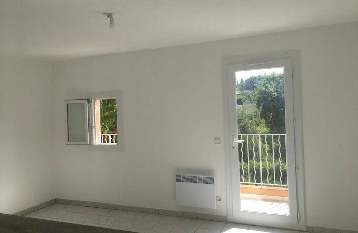 GRIMAUD - APPARTEMENT 2 PIECES - PISCINE — photo 3