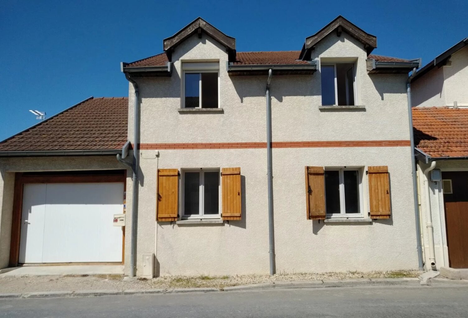 MAISON T6 - 20 MINUTES DE REIMS — photo 1