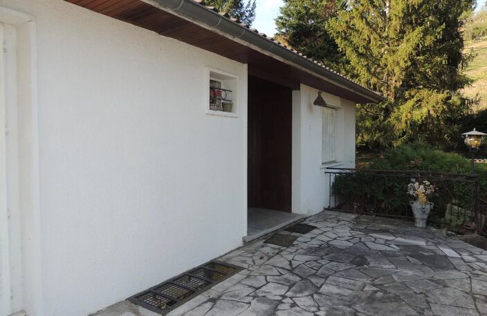 Maison - 7 pièces - 137 m² - — photo 2