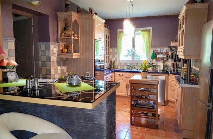 Bien vendu : Maison  Saint-Médard-de-Guizières (33230) — photo 3