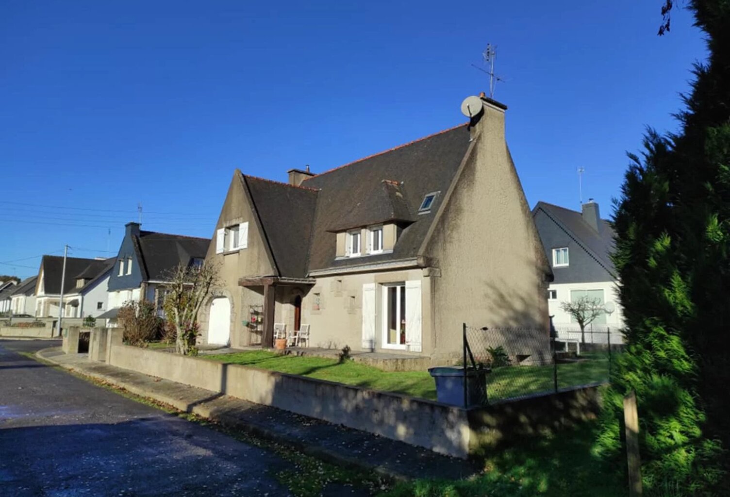 PONTIVY - MAISON 4 CHAMBRES - 125m² HABITABLES — photo 1