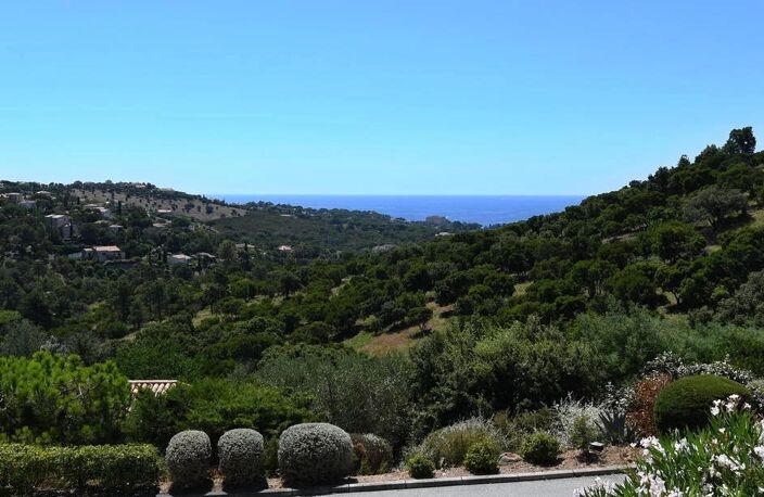 APPARTEMENT VUE MER en rez de jardin — photo 4