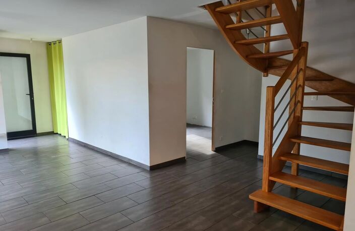 MAISON OSSATURE BOIS SUR 900 m2 DE TERRAIN. — photo 3