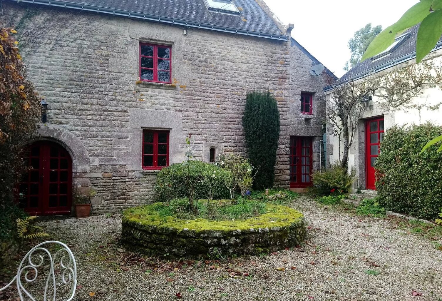 Maison du 17e s. + 2 gîtes — photo 1