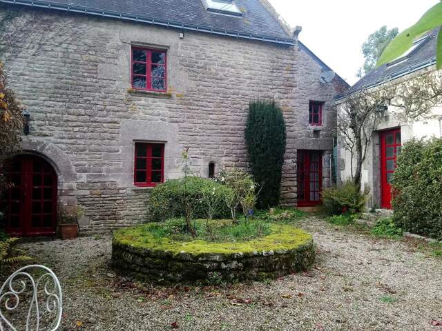 Maison du 17e s. + 2 gîtes — photo du bien