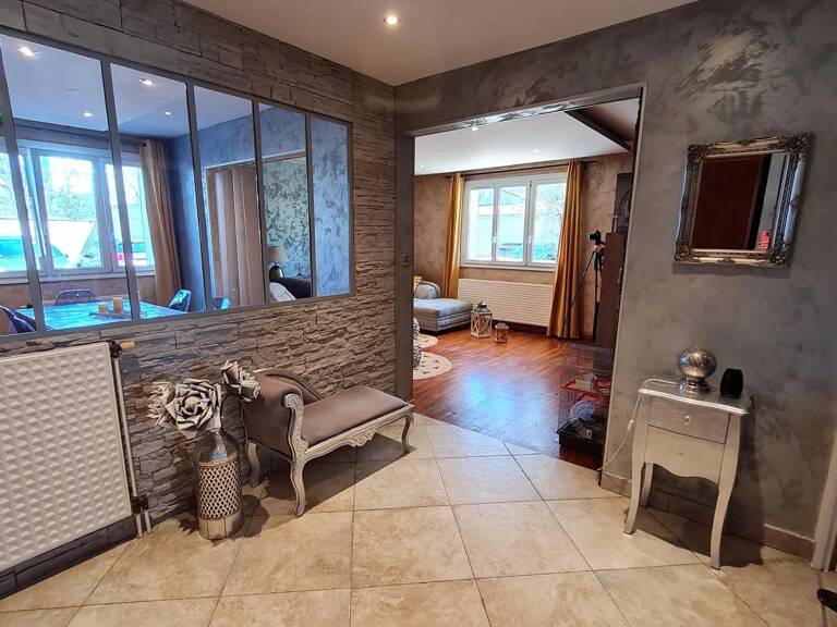 TRES BEL APPARTEMENT VENISSIEUX — photo 1