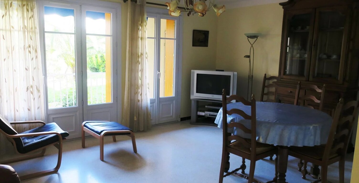Bien vendu : Appartement  Carqueiranne (83320) — photo 1