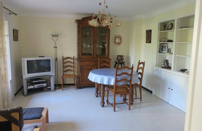Bien vendu : Appartement  Carqueiranne (83320) — photo 2