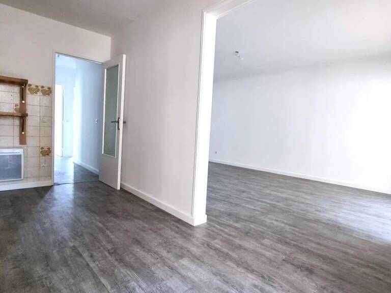 APPARTEMENT T5 AVEC 4 CHAMBRES ENTIEREMENT RÉNOVÉ — photo 1