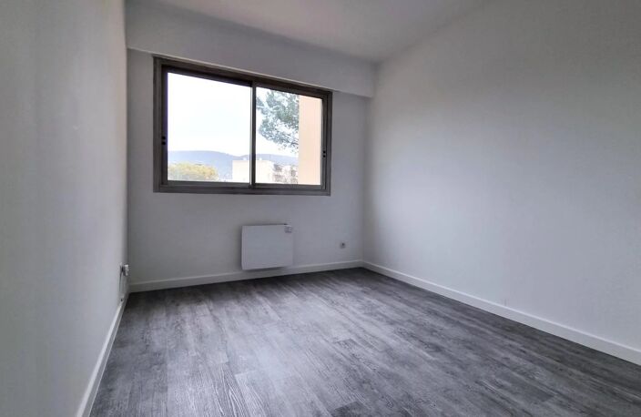 APPARTEMENT T5 AVEC 4 CHAMBRES ENTIEREMENT RÉNOVÉ — photo 5