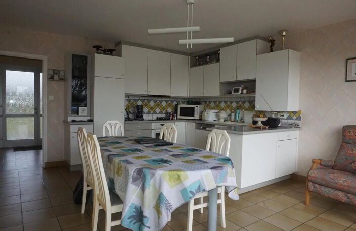 MAISON FAMILIALE D'ARCHITECTE SUR SOUS SOL — photo 3