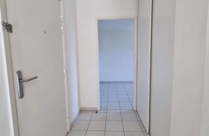 Appartement 2 pièces 44m² et Terrasse de 18m² . — photo 5
