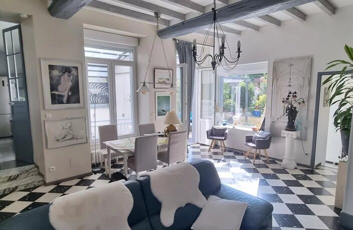 MAISON RENOVEE 135 M² AVEC JARDIN ET GARAGE — photo 2