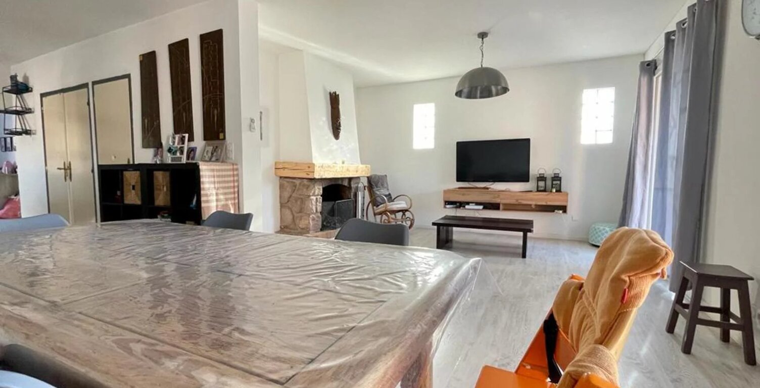 SAINT RAPHAEL - APPARTEMENT - HAUT DE VILLA 95 m² — photo 1