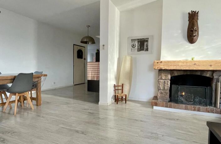 SAINT RAPHAEL - APPARTEMENT - HAUT DE VILLA 95 m² — photo 4