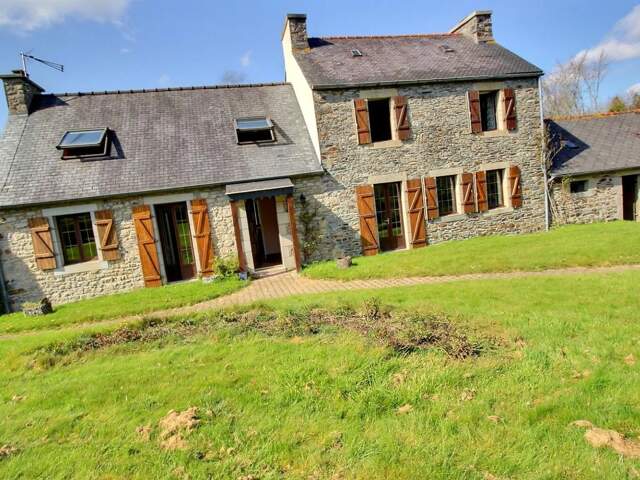 LANDERNEAU - BELLE LONGERE EN PIERRE 115 M² — photo du bien