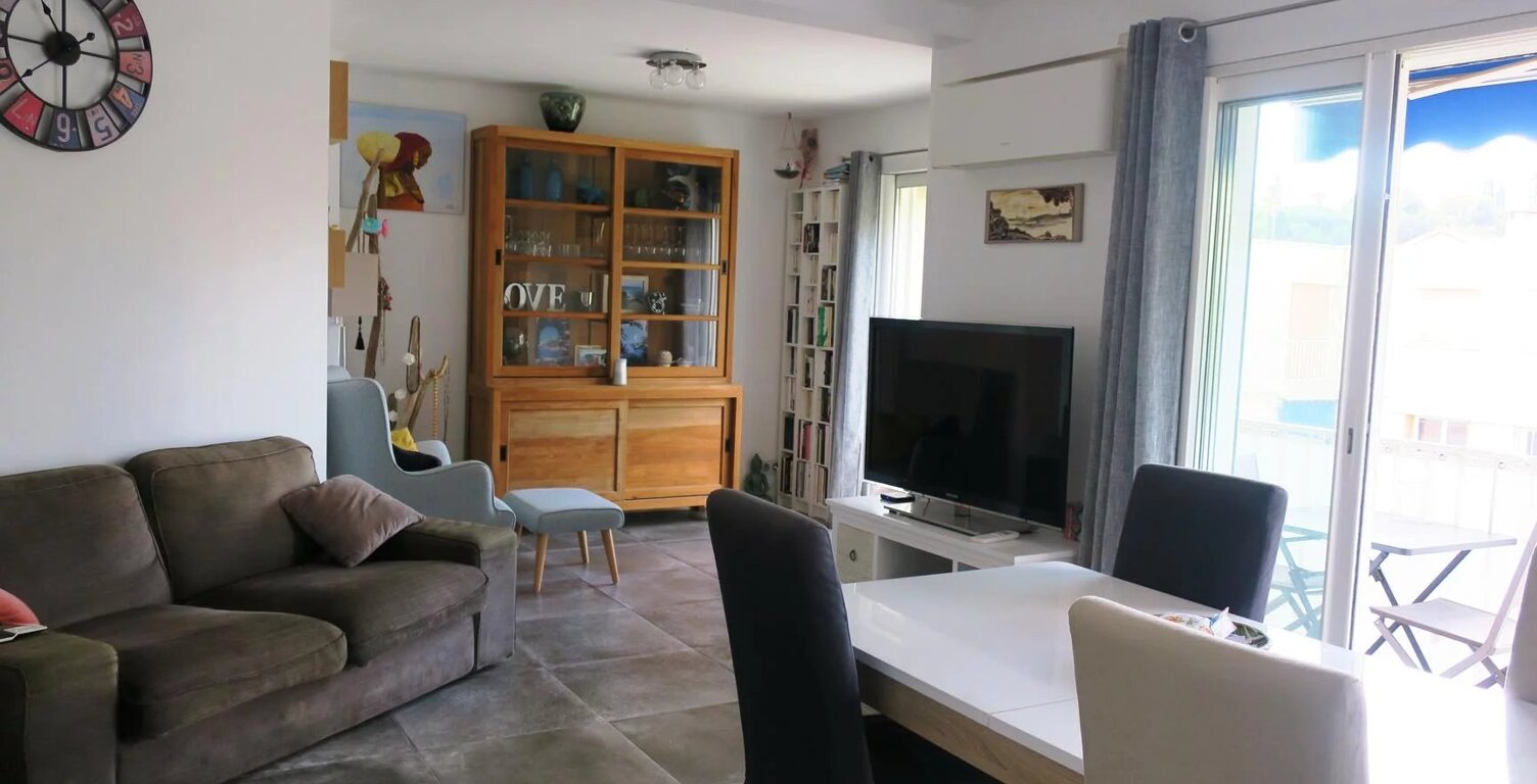 Bien vendu : Appartement  Carqueiranne (83320) — photo 1