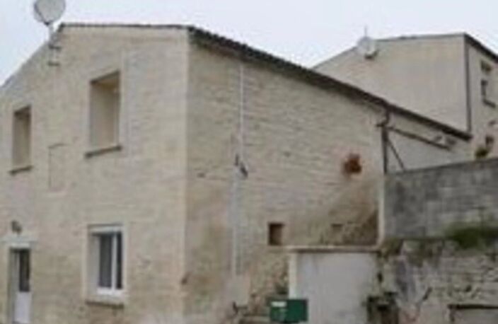 BELLE MAISON CHARENTAISE SUR TROIS NIVEAUX — photo 4