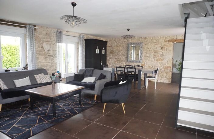 MAISON EN PIERRE SPACIEUSE ET CALME — photo 2