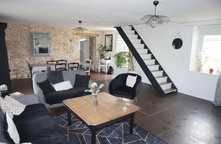 MAISON EN PIERRE SPACIEUSE ET CALME — photo 3
