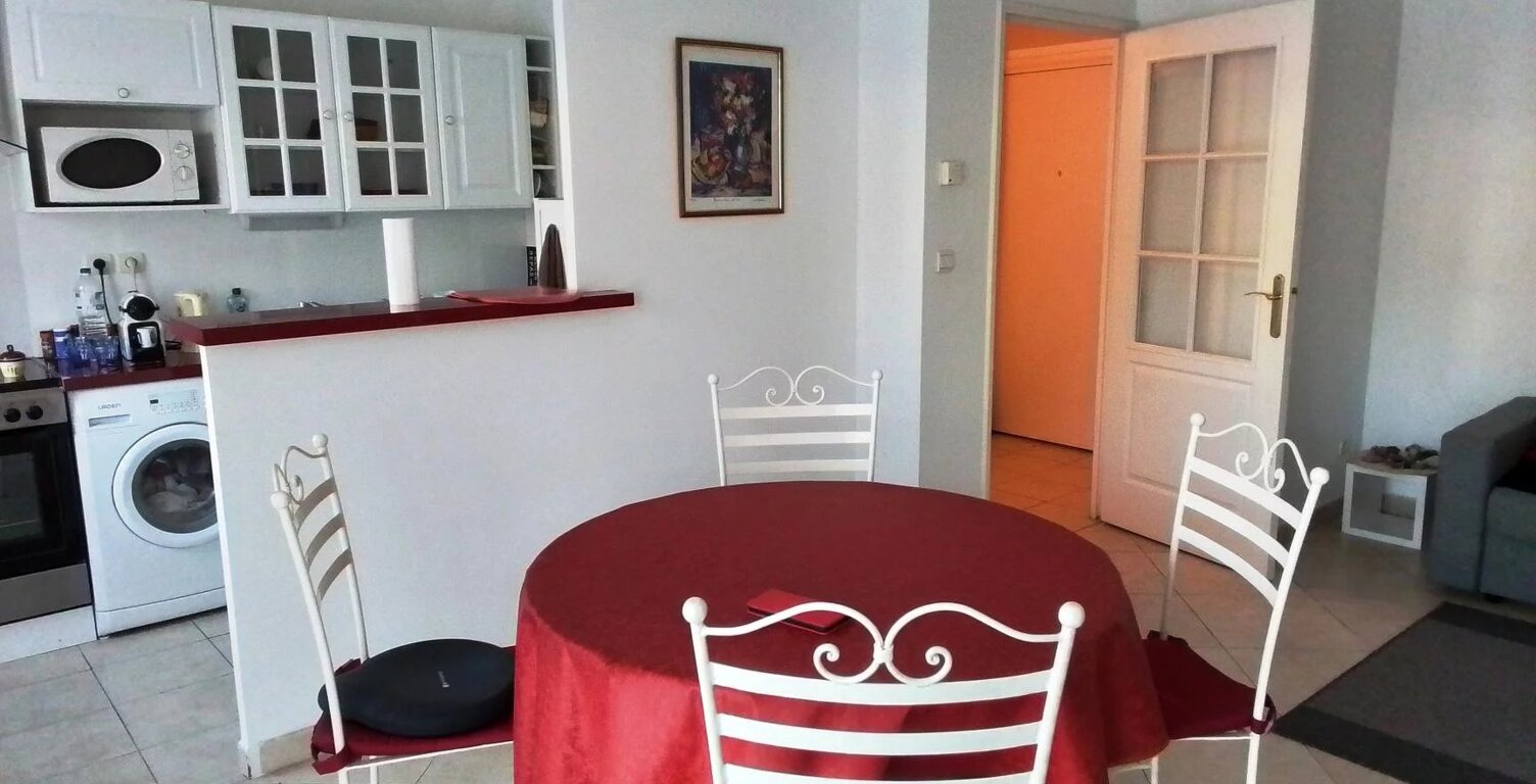 Bien vendu : Appartement  Carqueiranne (83320) — photo 1