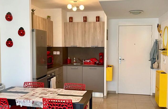 SAINT RAPHAEL - T2 CENTRE VILLE TOUT-A-PIED. — photo 2