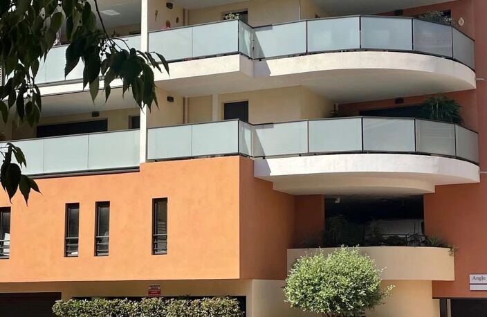 SAINT RAPHAEL - T2 CENTRE VILLE TOUT-A-PIED. — photo 5